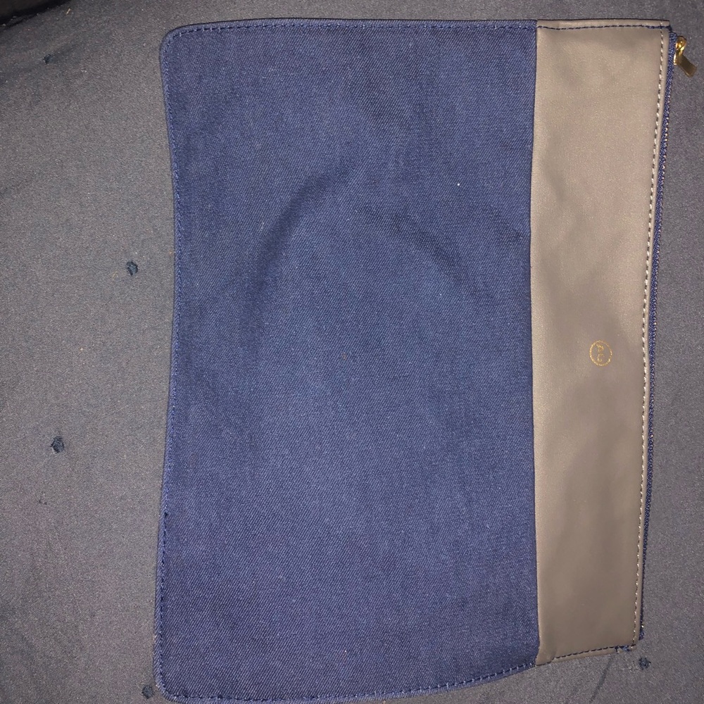 AG travel make up bag